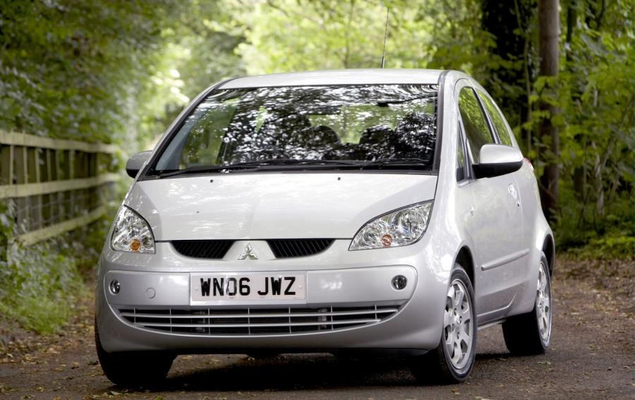  Mitsubishi Colt 3-Door 2004 года  (фото 29 из 55)